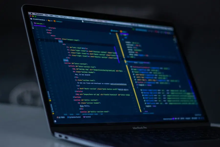 Flutter أم React Native؟ كيف نختار لعملائنا